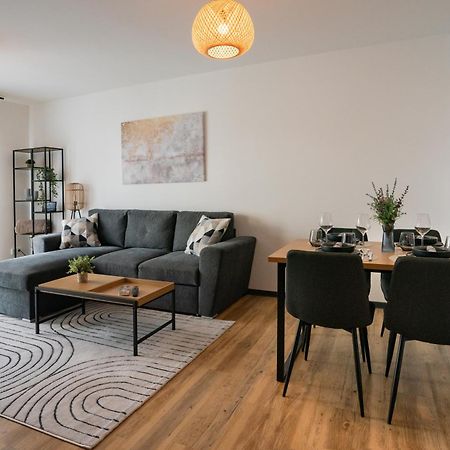 Reitz - Apartment I Zentrale Lage I Stellplatz I 55Qm I 2 Zimmer I Kueche I Bad I Terrasse Бад-Херсфельд Экстерьер фото