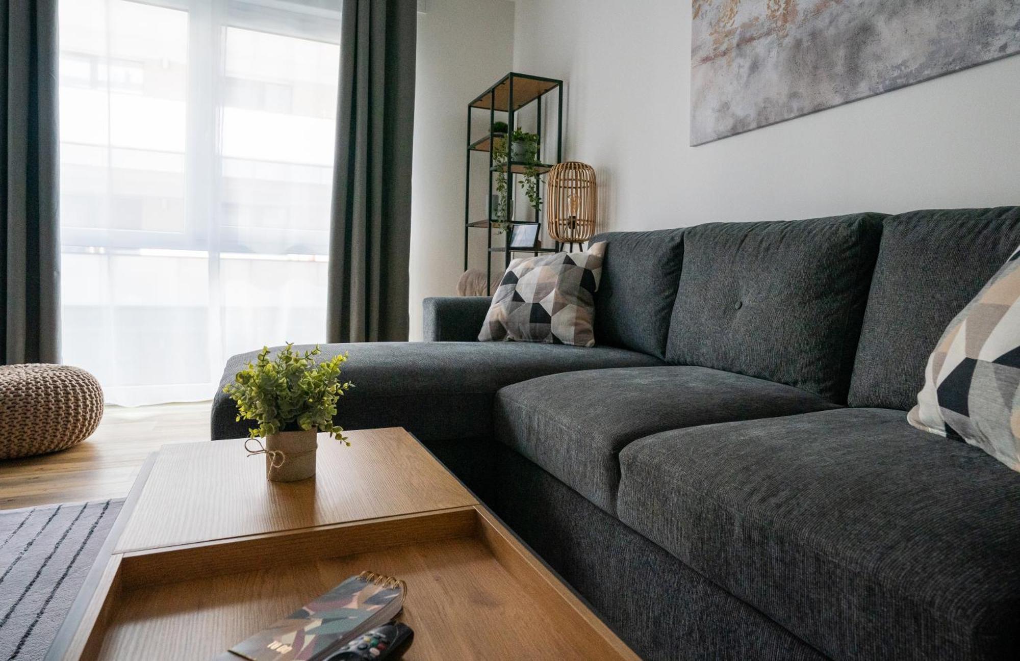 Reitz - Apartment I Zentrale Lage I Stellplatz I 55Qm I 2 Zimmer I Kueche I Bad I Terrasse Бад-Херсфельд Экстерьер фото