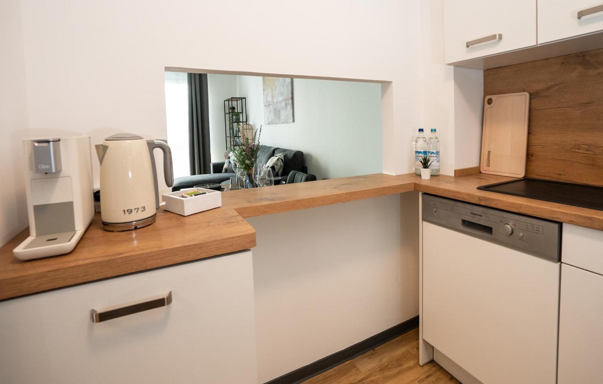 Reitz - Apartment I Zentrale Lage I Stellplatz I 55Qm I 2 Zimmer I Kueche I Bad I Terrasse Бад-Херсфельд Экстерьер фото