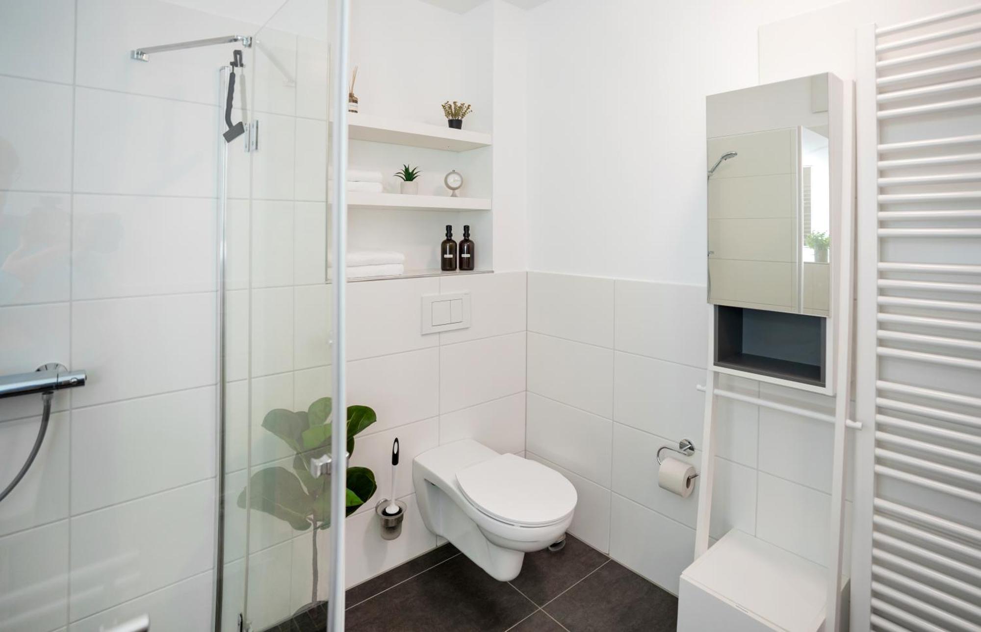 Reitz - Apartment I Zentrale Lage I Stellplatz I 55Qm I 2 Zimmer I Kueche I Bad I Terrasse Бад-Херсфельд Экстерьер фото
